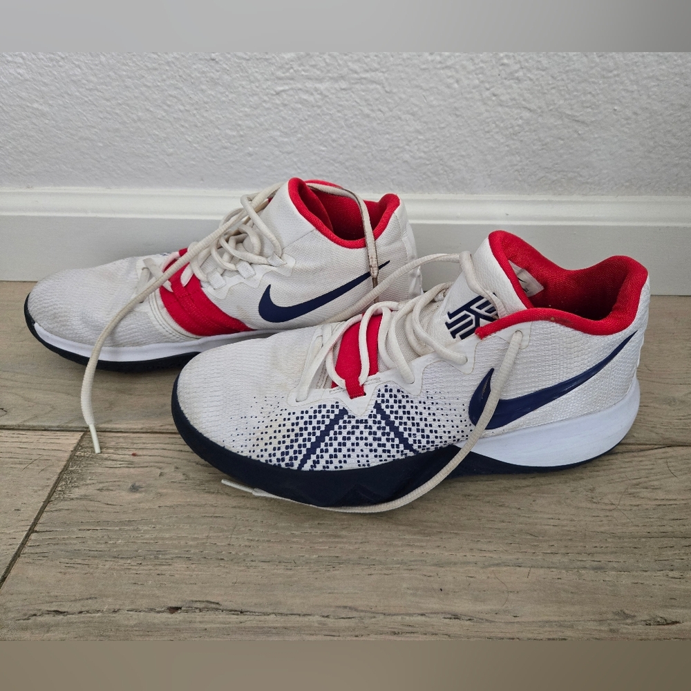 Nike Kyrie Flytrap Sneakers White Royal Red, Blue Size 9.5